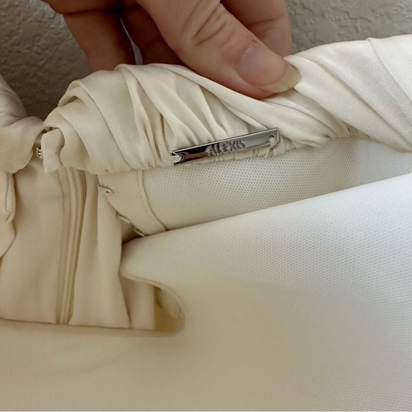 Alexis Alfi Ruffled High Low Dress Gown White SZ L - Picture 4 of 11